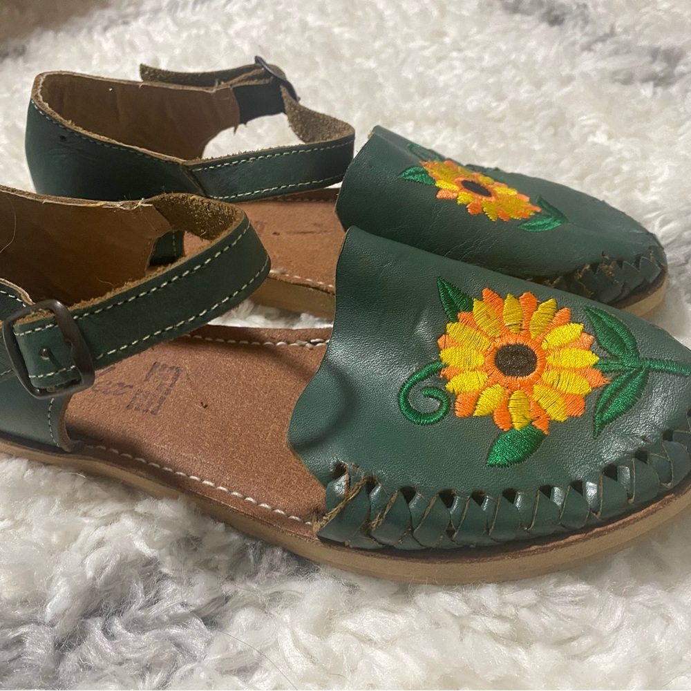 NWOT Leather Floral Sandals